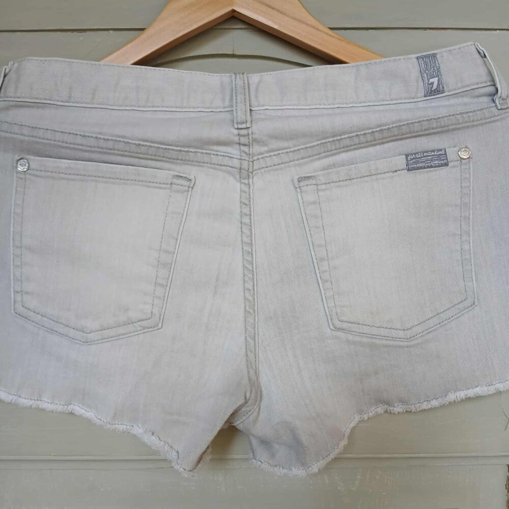 7 For All Mankind Gray Cutoff Shorts Size 28 - Picture 6 of 9